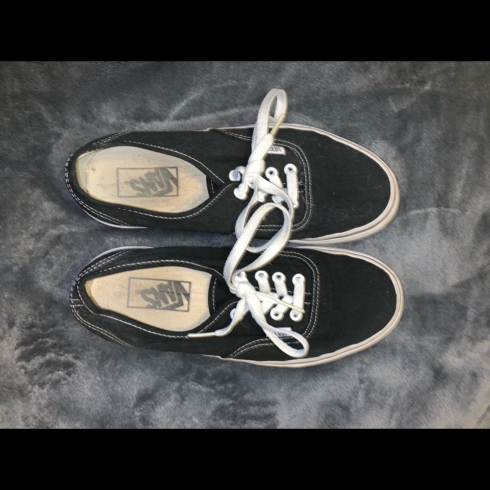 Black lo pro vans low rise